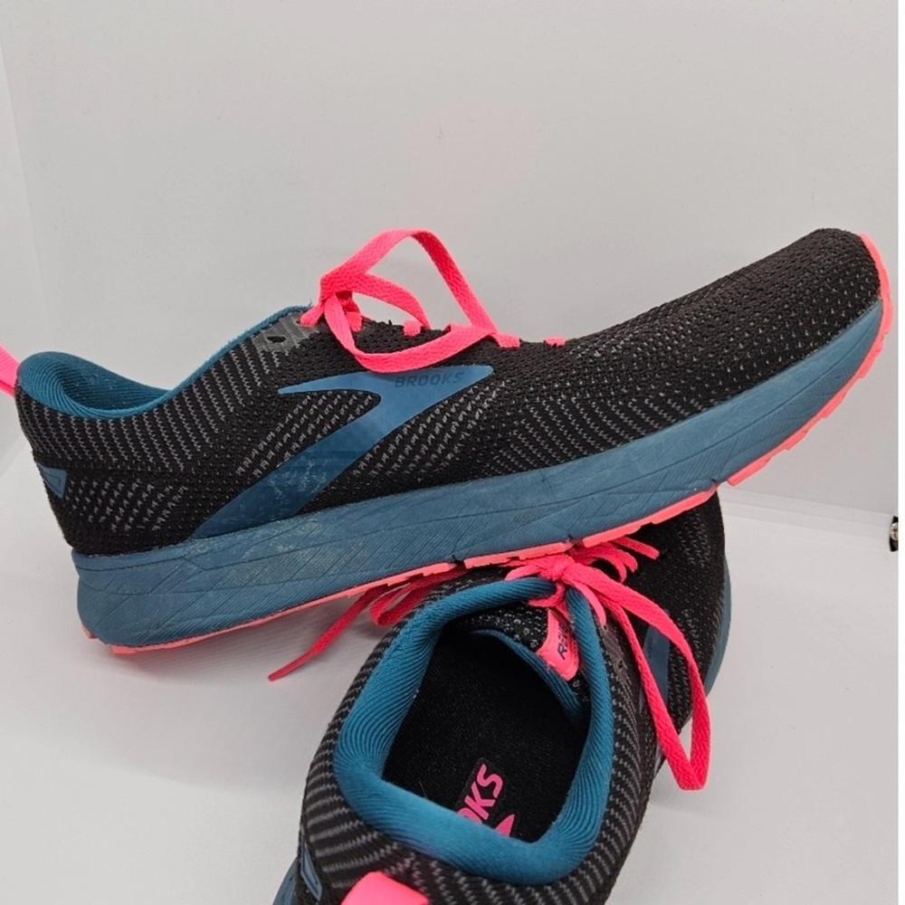 Brooks Revel 5 running sneakers black blue pink women's US 10B